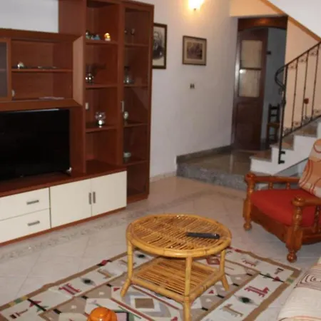 בית נופש “dream House” Scano Montiferro